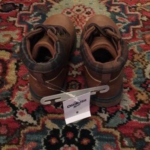 Boys size 9 OshKosh boots